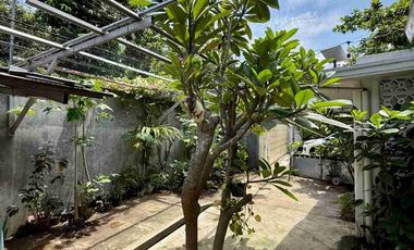 Rumah kolonial Luas Tepi jalan Raya Pandeyan Umbulharjo kodya