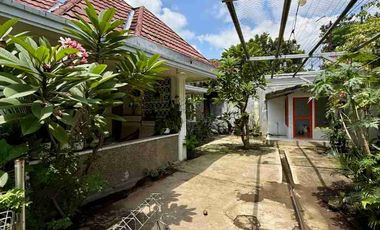 Rumah kolonial Luas Tepi jalan Raya Pandeyan Umbulharjo kodya