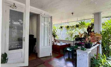 Rumah kolonial Luas Tepi jalan Raya Pandeyan Umbulharjo kodya