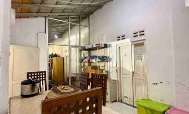 Rumah kolonial Luas Tepi jalan Raya Pandeyan Umbulharjo kodya