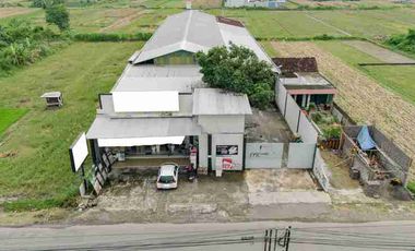 Gudang dan Toko Di Kawasan Pergudangan Piyungan Jl. Wonosari