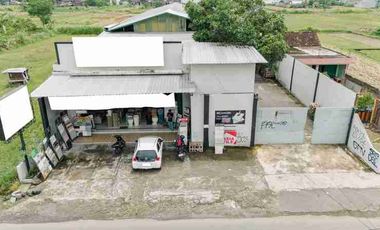 Gudang dan Toko Di Kawasan Pergudangan Piyungan Jl. Wonosari
