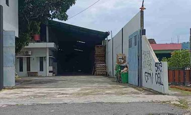 Gudang dan Toko Di Kawasan Pergudangan Piyungan Jl. Wonosari