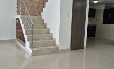 ARRIENDO CASA BARRIO NIZA