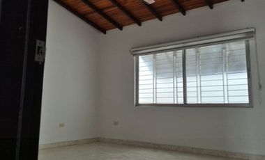 ARRIENDO CASA BARRIO NIZA
