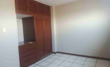 Ciudadela Guayaquil,  alquiler departamento 4 dormitorios y garaje