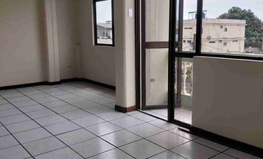 Ciudadela Guayaquil,  alquiler departamento 4 dormitorios y garaje