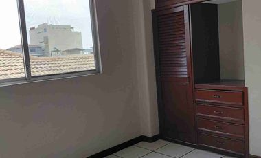 Ciudadela Guayaquil,  alquiler departamento 4 dormitorios y garaje