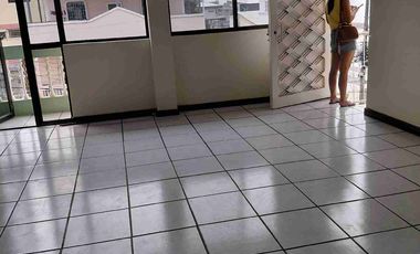 Ciudadela Guayaquil,  alquiler departamento 4 dormitorios y garaje