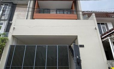 460. Turun Harga Dijual Rumah 4 Lantai Pulomas Jakarta Timur – Desain Emporio Architect