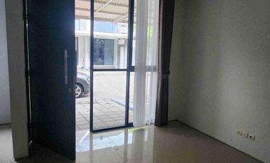 rumah 2 lantai siap huni baru gress dekat pakuwon mall wiyung royal residence surabaya barat