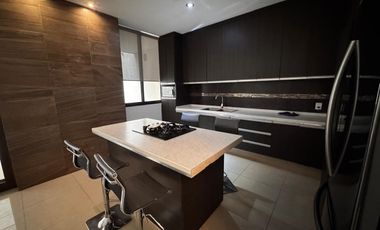 CASA SEMIAMUEBLADA EN RENTA, ZONA NORTE EN CIMA DIAMANTE CON ROOF GARDEN