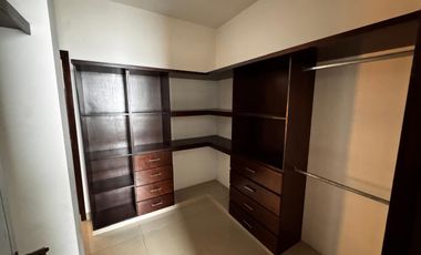 CASA SEMIAMUEBLADA EN RENTA, ZONA NORTE EN CIMA DIAMANTE CON ROOF GARDEN