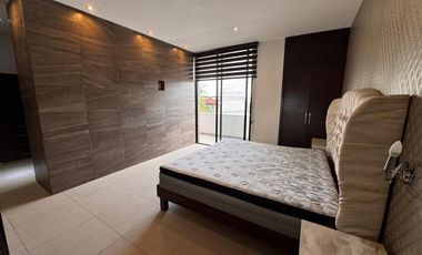 CASA SEMIAMUEBLADA EN RENTA, ZONA NORTE EN CIMA DIAMANTE CON ROOF GARDEN