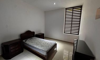 CASA SEMIAMUEBLADA EN RENTA, ZONA NORTE EN CIMA DIAMANTE CON ROOF GARDEN