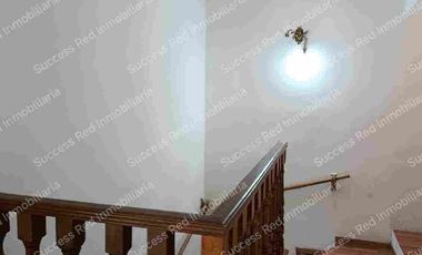 VENDO CASA AMPLIA EN LAS ALAMEDAS