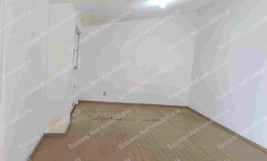 VENDO CASA AMPLIA EN LAS ALAMEDAS