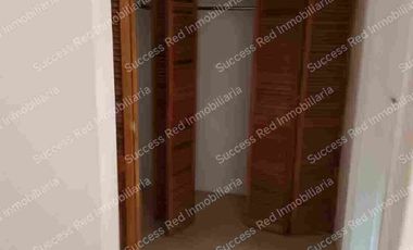 VENDO CASA AMPLIA EN LAS ALAMEDAS