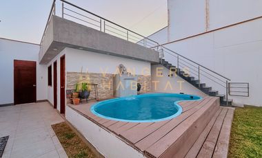 Casa en Venta Cerca Al Mar en Chorrillos - Más de 400m²