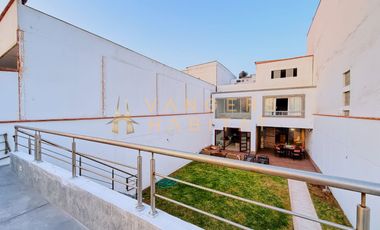 Casa en Venta Cerca Al Mar en Chorrillos - Más de 400m²