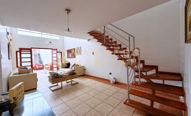Casa en Venta Cerca Al Mar en Chorrillos - Más de 400m²