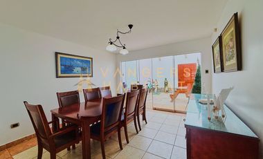 Casa en Venta Cerca Al Mar en Chorrillos - Más de 400m²