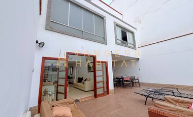 Casa en Venta Cerca Al Mar en Chorrillos - Más de 400m²