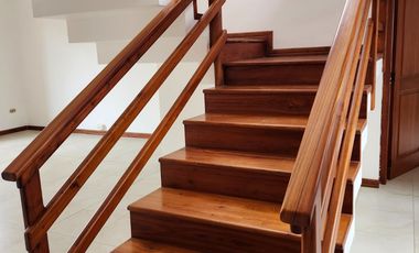 Se renta casa de 4 habitaciones en Urbanización Manta Beach