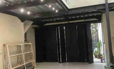 Rumah Mainroad  Sudirman terawat Dijual Cepat