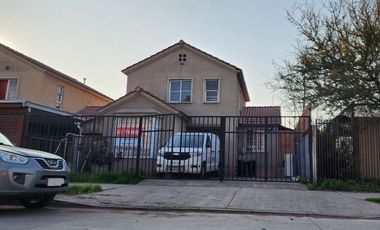 Casa Aislada con Piscina, Valle Grande, Lampa.
