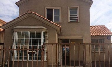 Casa Aislada con Piscina, Valle Grande, Lampa.