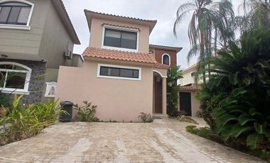 ALQUILER CASA CON PISCINA VIA AL SOL VIA A LA COSTA