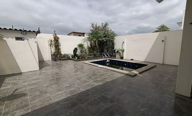 Alquilo hermosa casa en Urbanización Condado vicolinci