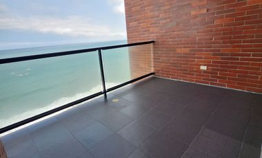 Se vende Departamento de 2 habitaciones frente al mar a una calle del Mall del Pacifico en Manta