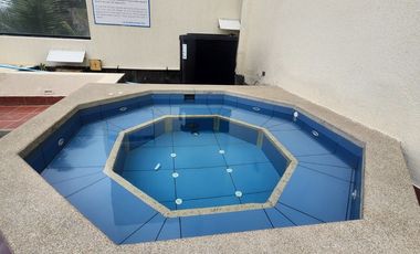 Se vende Departamento de 2 habitaciones frente al mar a una calle del Mall del Pacifico en Manta