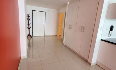 Se vende Departamento de 2 habitaciones frente al mar a una calle del Mall del Pacifico en Manta