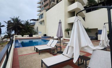 Se vende Departamento de 2 habitaciones frente al mar a una calle del Mall del Pacifico en Manta