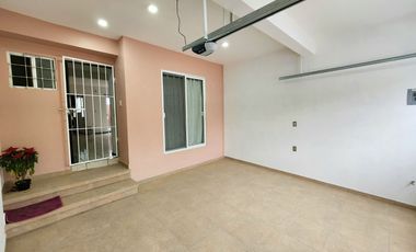 Casa en RENTA Recién Remodelada Fracc. Xana