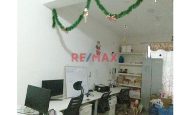 Se Vende Linda Y Amplia Casa En Esquina - Tingo Maria / Huánuco
