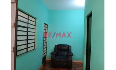 Se Vende Linda Y Amplia Casa En Esquina - Tingo Maria / Huánuco