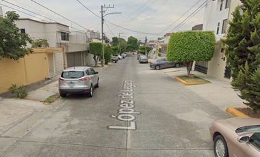 Casa en venta López de Legazpi, Cd. Satélite, Naucalpan de Juárez, Méx.