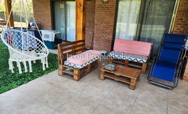 Leon Propiedades vende y arrienda con compromiso de compraventa Gran parcela con casa en condominio, Sector Alhué, Curacaví.