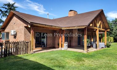 Leon Propiedades vende y arrienda con compromiso de compraventa Gran parcela con casa en condominio, Sector Alhué, Curacaví.