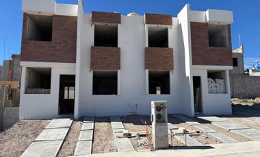 Aprovecha y apartar esta casa en Preventa, Privada San Cristóbal.