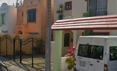 HERMOSA CASA EN VENTA EN CAPRICORNIO CANCUN Q.R.  MM