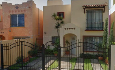 HERMOSA CASA EN VENTA EN CAPRICORNIO CANCUN Q.R.  MM