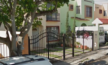 HERMOSA CASA EN VENTA EN CAPRICORNIO CANCUN Q.R.  MM