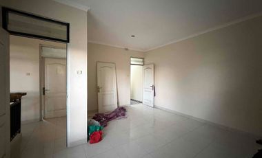 Dijual Rumah Baru Renovasi di Emerald Spring Bekasi, Lokasi Bagus