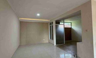 Dijual Rumah Baru Renovasi di Emerald Spring Bekasi, Lokasi Bagus