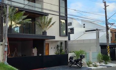 6 Bedroom House For Sale in Alabang Muntinlupa at Alabang Hills Village near Alabang Town Center